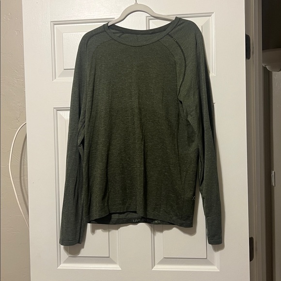 Men’s Green Lululemon long sleeve - Large